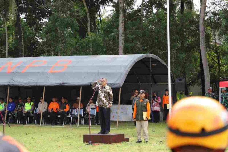 Acara gladi lapang tsunami di Lapangan Desa Jogoresan, Kecamatan Purwodadi, pada Kamis (13/11/2025).