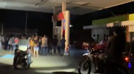 Potongan video viral warga menggerebek SPBU Srimenanti Lampung Timur karena diduga isi solar ke truk diam-diam saat bukan jam operasional.