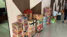 Bantuan yang dikumpulkan melalui Mapolres Lampung Timur untuk korban di Sumatra.