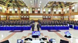 Apel Komandan Satuan (AKS) Tahun 2025 yang digelar TNI Angkatan Laut di Graha Samudera, Kodiklatal, Moro Krembangan, Surabaya, Rabu (3/12/2025).