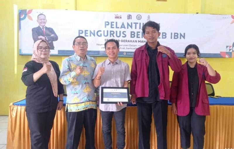 Badan Eksekutif Mahasiswa (BEM) Fakultas Ekonomi dan Bisnis (FEB) Institut Bakti Nusantara (IBN) Way Jepara, Lampung Timur menggelar seminar bertajuk 'Gerakan Mahasiswa dan Politik Pembungkaman' di Aula Kampus IBN, Senin (8/12/2025).
