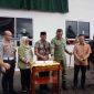 Gubernur Lampung Rahmad Mirzani Djausal bersama Bupati Lampung Timur Hj. Ela Siti Nuryamah meresmikan operasional perdana Samsat Drive Thru di Desa Mataram Baru, Kecamatan Mataram Baru, pada Sabtu (27/12/2025).