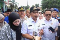 Wakil Gubernur Jawa Tengah, Taj Yasin Maimoen, saat meninjau langsung lokasi pengungsian di Kabupaten Pati, Rabu (21/1/2026).