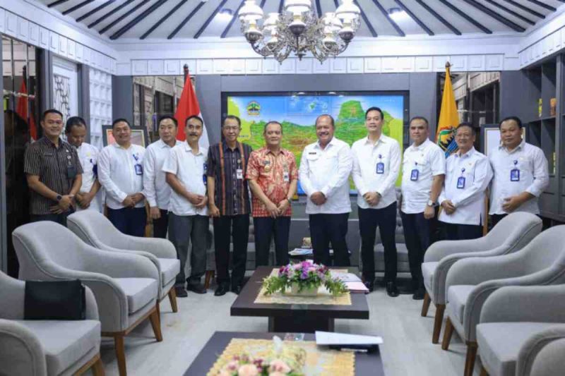 KONI Jawa Tengah saat menemui Gubernur Ahmad Luthfi di Semarang.