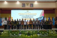 Penyerahan penghargaan WTP dari BPK RI kepada Pemkab Lampung Timur.